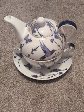 Blue Floral Hummingbird Teapot Set - Elegant Porcelain Tea for One